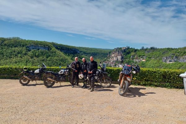Les HYMALAYAN'S à la découverte des pistes du sud Cantal