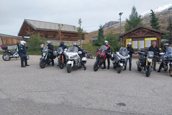 🏍 WE CAN TRIPOUX : Aventure sur les routes du Vercors, du Trièves et de l’Alpe d’Huez 🌄